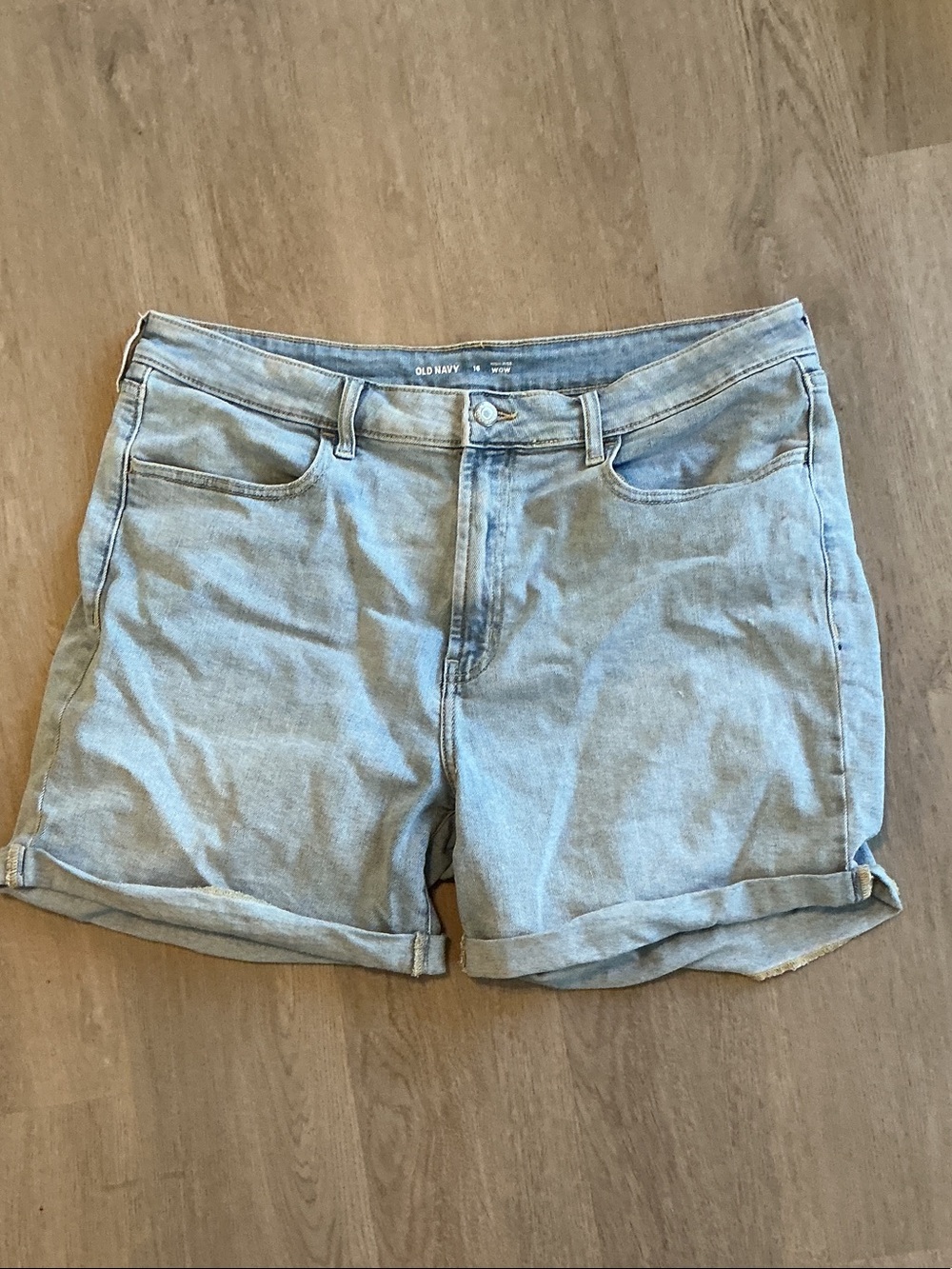 Old Navy Light Wash Denim Roll-Cuff Women’s Shorts